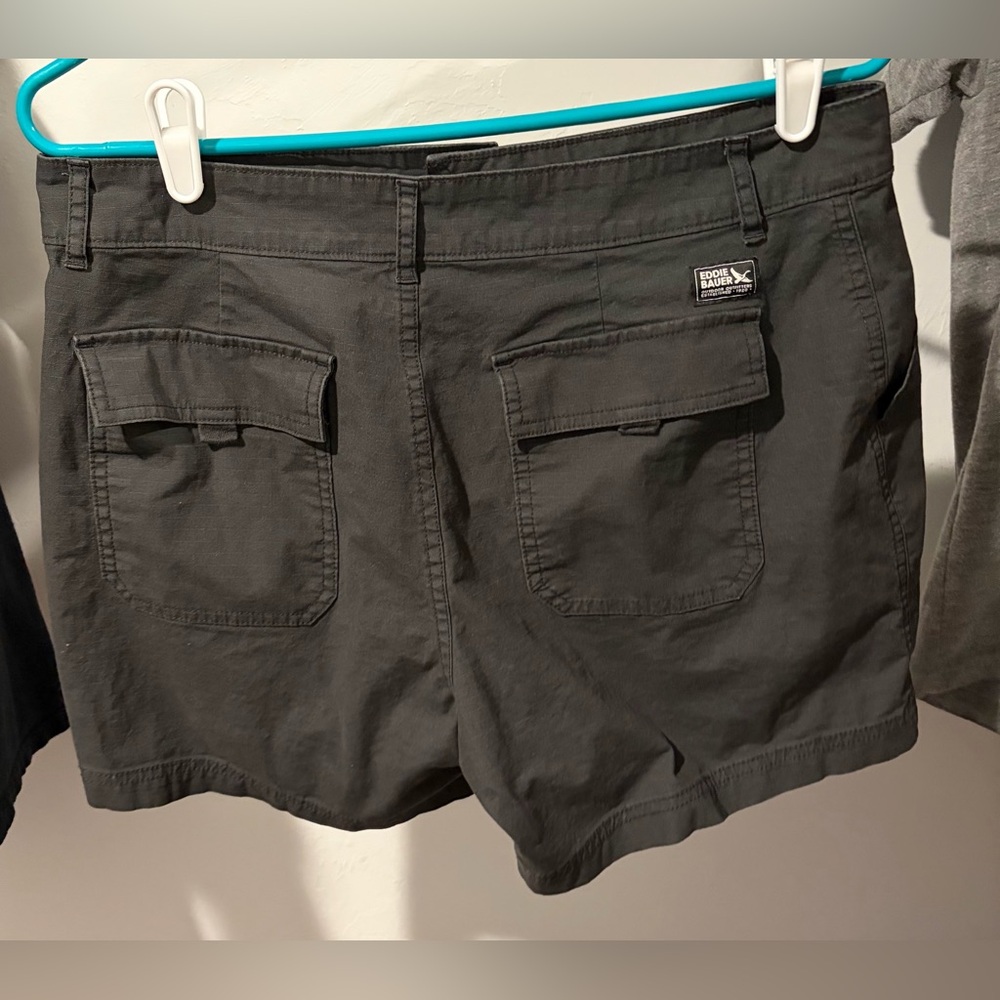 Eddie Bauer shorts - Picture 2 of 3